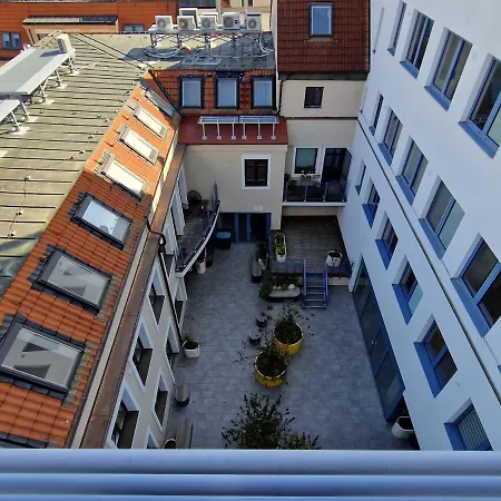 7thheaven Centre Free Parking In The Building Apartment Pressburg