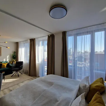 7thheaven Centre Free Parking In The Building Pressburg